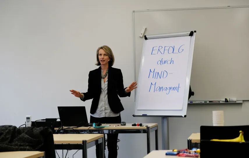 «Erfolg durch Mind-Management» mit Verena Tschudi - HWZ Empowers